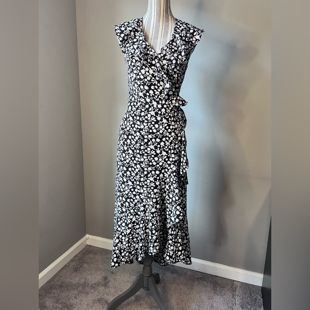 Max Studio dress ties on the side - new - with tags - never been worn - size S